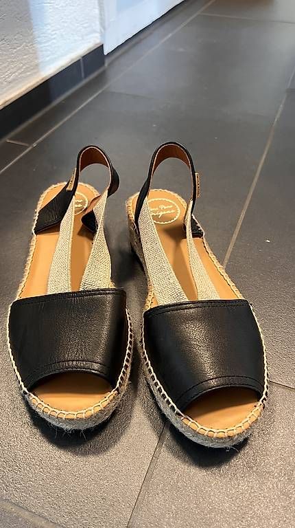 Scarpe da donna: Toni Pons Sandalen Gr. 38 schwarz – Usato da Thun venduto da mil_68lh