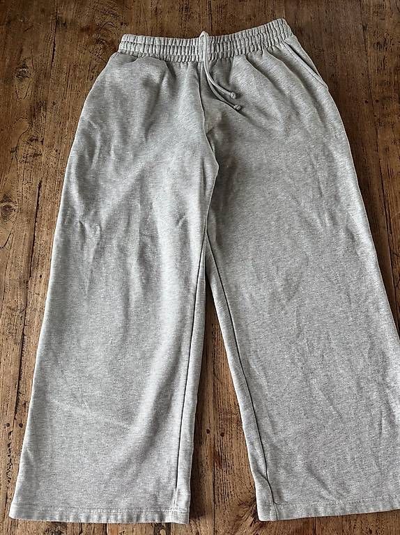 Weekday Pantaloni: Weedday Jogginhose, Traininghose. Grau. Gr. M. – Usato da Zürich venduto da Sunnyflower97 1