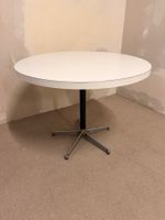 Runder  Mid Century Esstisch weiss im Hermann Miller Stil