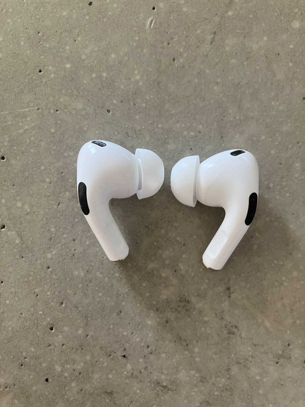 Apple Casques audio: APPLE Air Pods Pro 2 – D'occasion à Lausanne par mr.v 7
