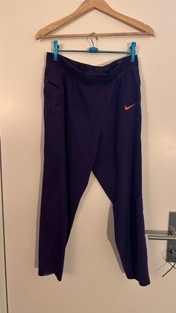 Nike Trainingshose Grösse L Dunkelviolett Sportliche Hose