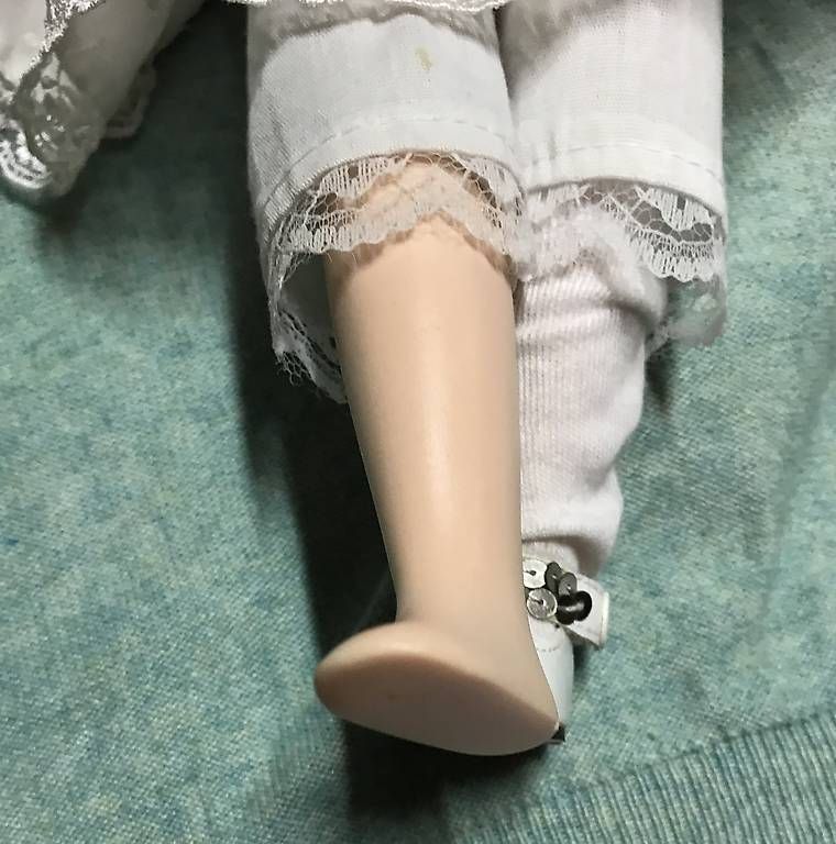 Poupées: Poupée ancienne en porcelaine – D'occasion à Estavayer-le-Lac par mar_2s6b 2