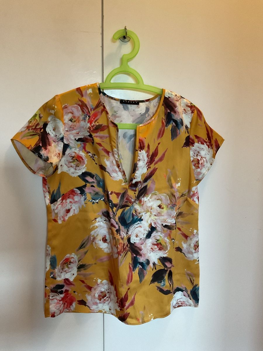 Sisley T-shirt: T-shirt SISLEY – Nuovo (secondo la descrizione) da Meyrin venduto da The_Top_Dressing