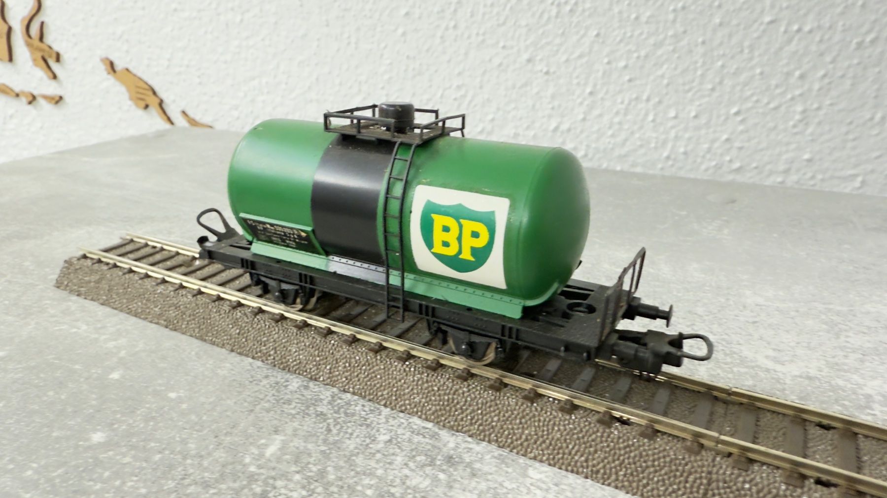 Roco Modellini di ferrovie: Roco Tankwagen BP H0 / DC – Usato da Schlieren venduto da rat_lq6b 3