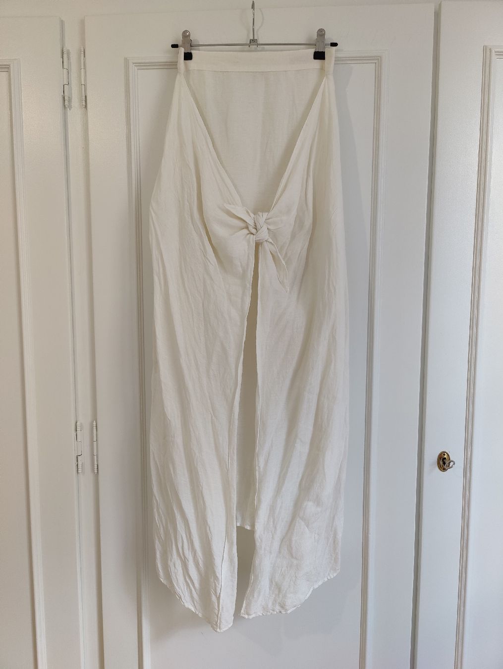Gonne: White Linen Wrap Summer Maxi Skirt, Asymmetrical – Usato da La Tour-de-Peilz venduto da dAutrefois 8