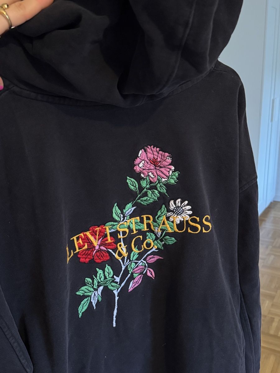 Levi's Pullover & Sweatshirts: LEVIS Hoodie – Gebraucht aus Zürich von aline.20