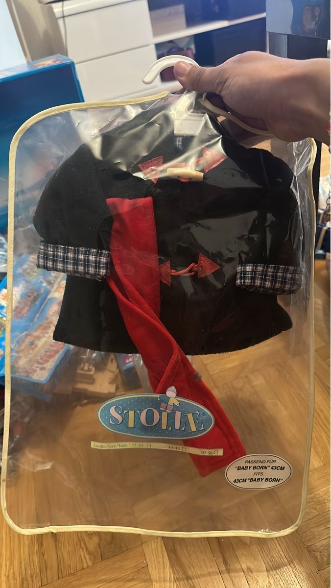 Bambole: Veston pour poupée 40-45cm  – Nuovo e nell'imballaggio originale da Versoix venduto da nol_7td7