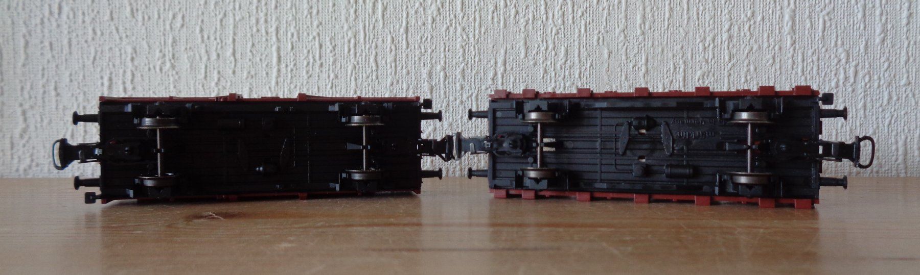 Märklin Modelleisenbahnen: Märklin, 2 Güterwagen mit Beladung, H0 – Gebraucht aus Arbon von lyres 5