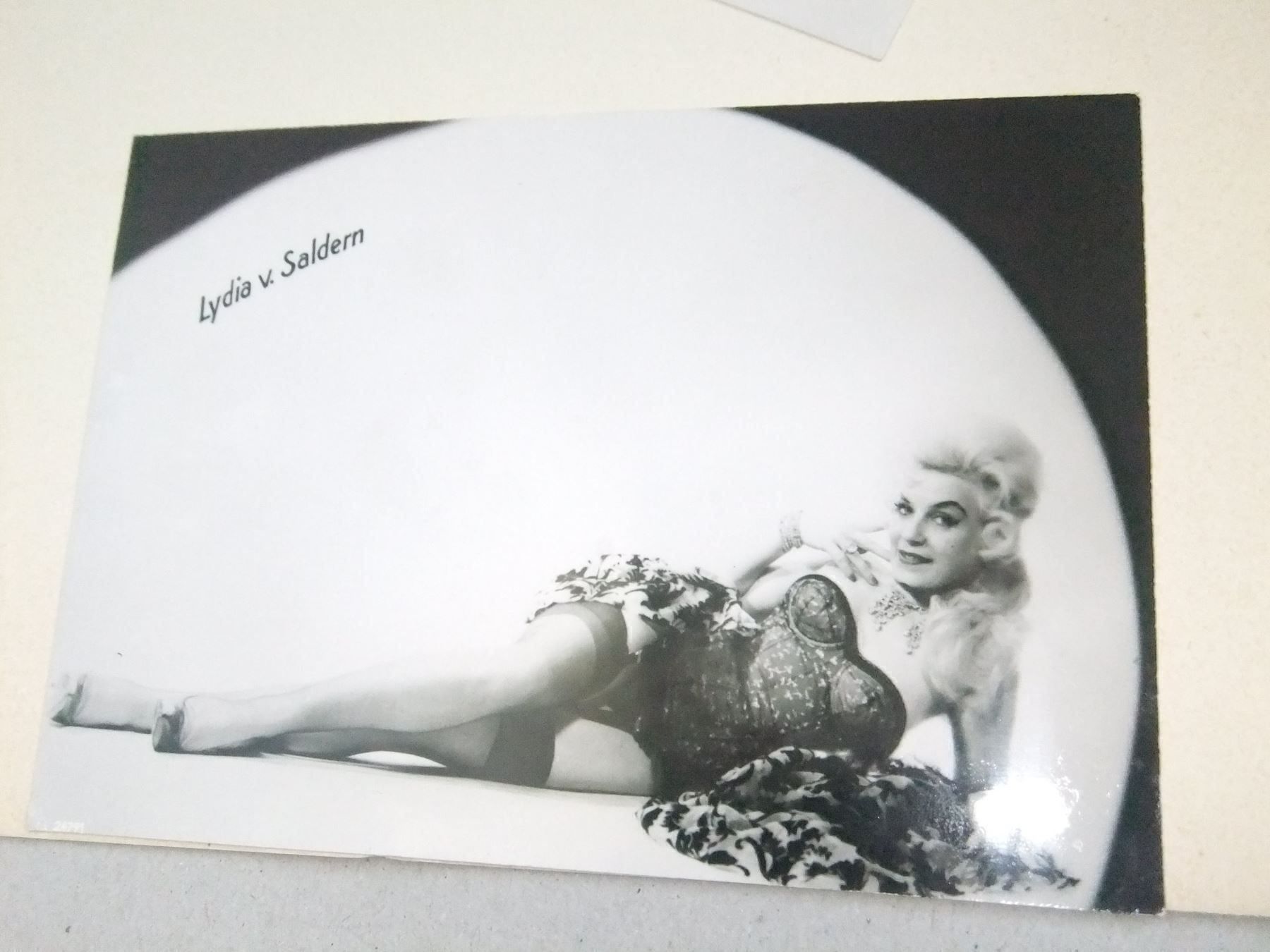 Poster & Bilder: Go-go-Girl - Rotlichtmilieu – Gebraucht aus Esslingen von eintagammeer 4