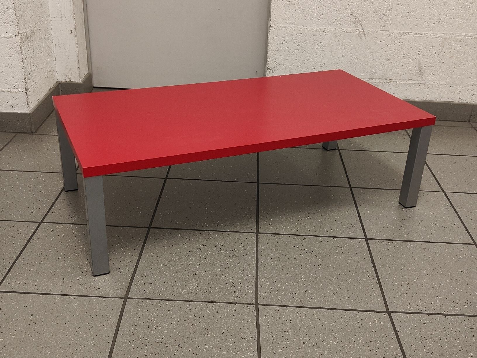Tavoli: Table basse design rouge - Très bon état – Usato da Renens VD venduto da sin_sdr6 1