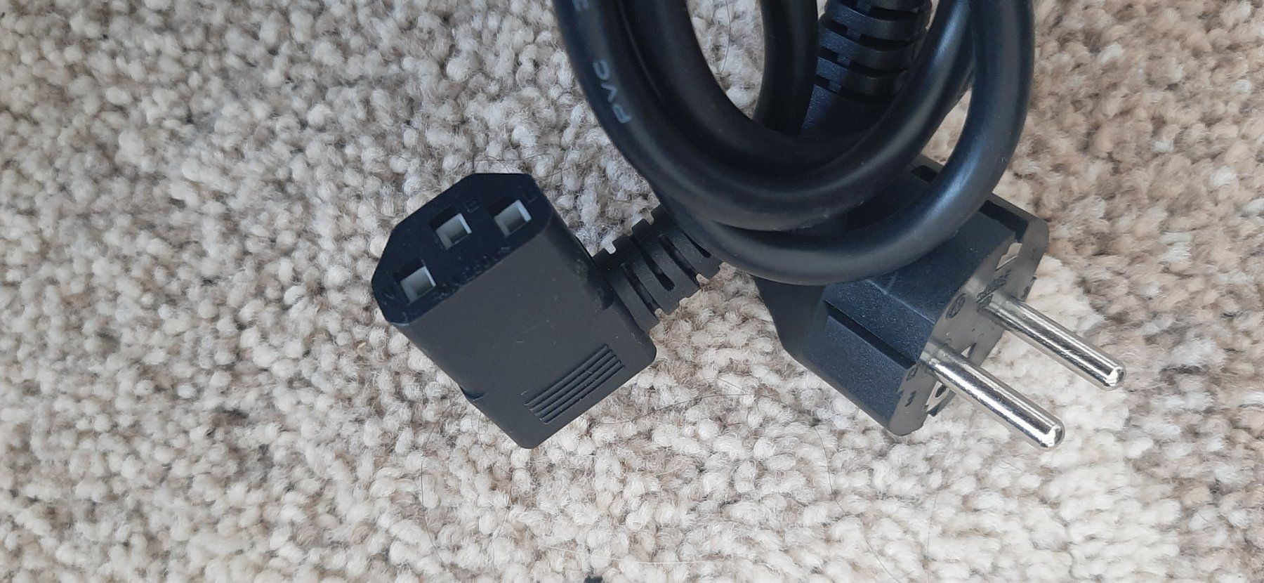 Cavi: PC Stromkabel 3-Pol auf EU Stecker – Usato da Magden venduto da Gold-Adler 2