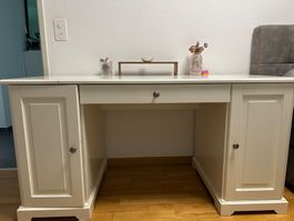 Schreibtisch / Bürotisch / Basteltisch