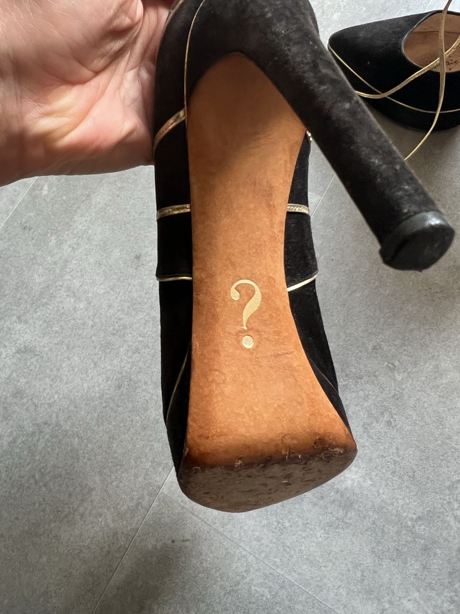 Scarpe da donna: Moschino heels, suede leather, EU 39 – Usato da Bern venduto da aya_x22g 2