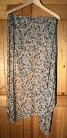 Blumenmuster Schal - Leicht & luftig für Sommer!