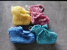 Babyfinkli handgestrickt, Fusslänge: 1x10cm, 3x8cm