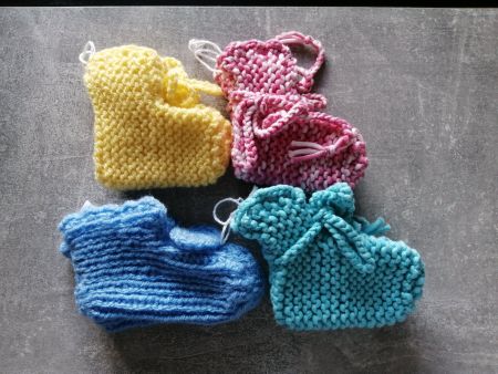 Babyfinkli handgestrickt, Fusslänge: 1x10cm, 3x8cm