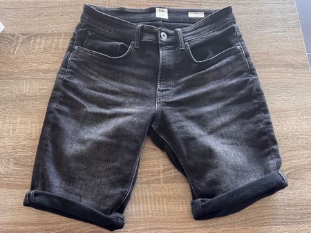 Kurze Hose, Gr W30, fast neu