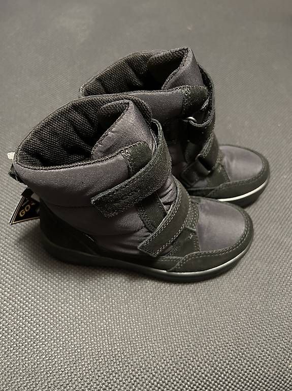 Ecco Scarpe da uomo: Hochwertige Ecco Winterschuhe mit Gore Tex – Nuovo (secondo la descrizione) da Adligenswil venduto da oldherm 1