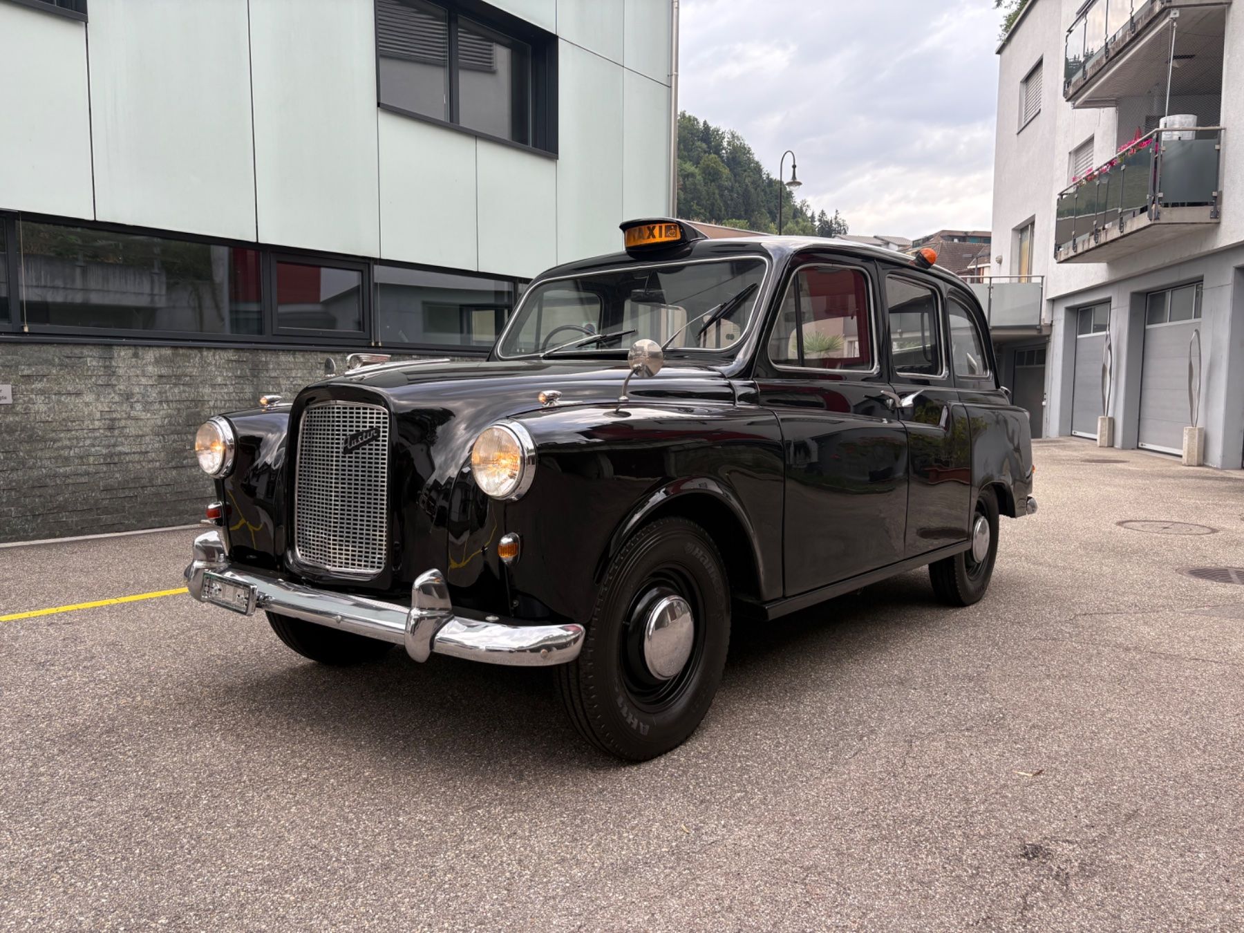 Austin Autos: Original London Taxi FX4 – Gebraucht aus Wolhusen von SilvanK. 1