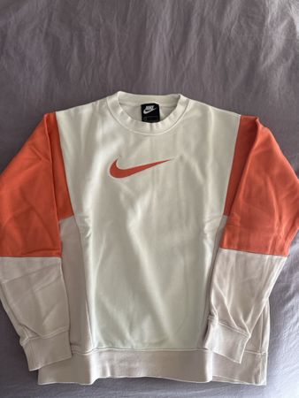 Pull nike taille s 