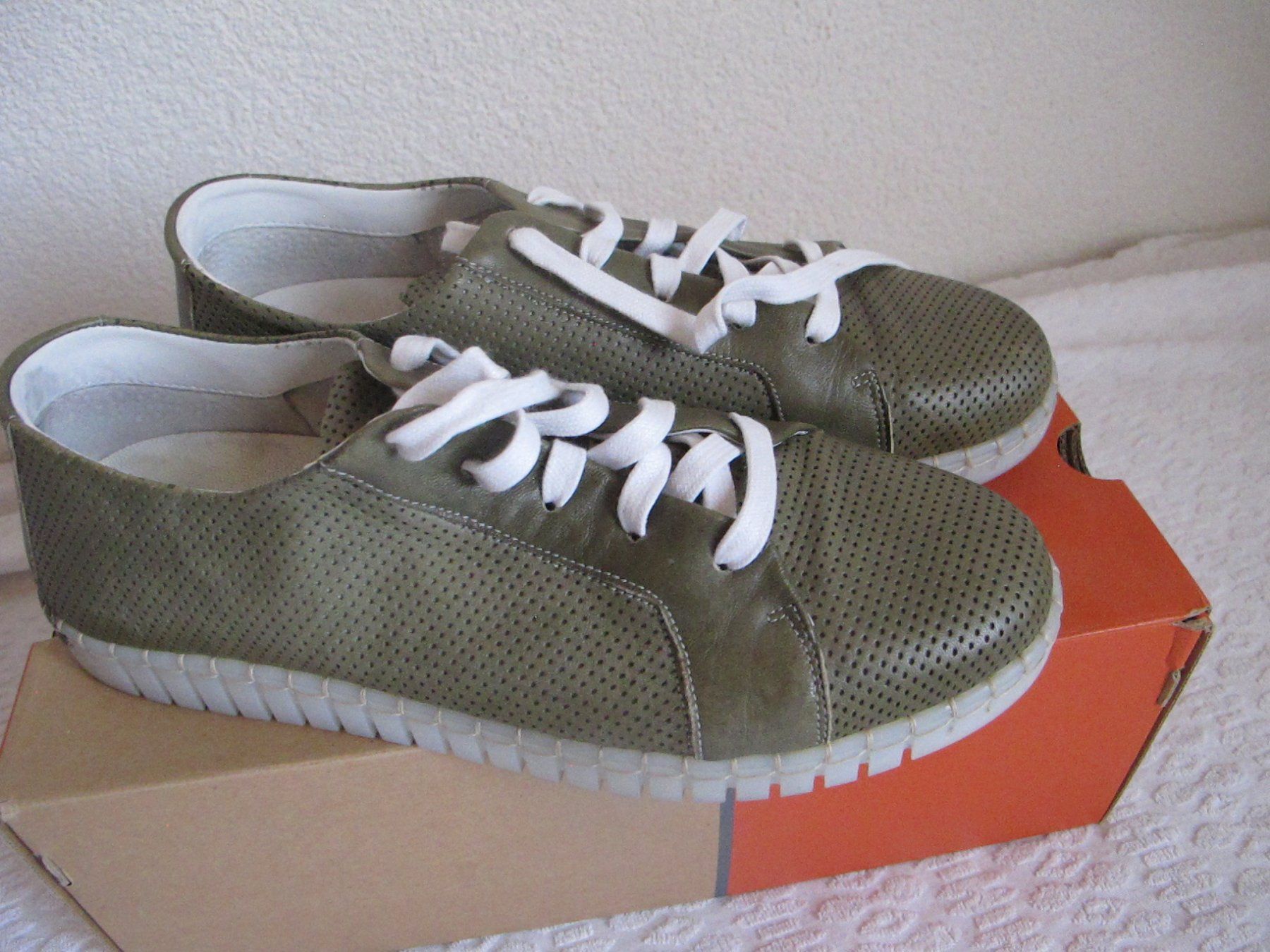 Chaussures femmes: Schöne Shuhe Halbschuhe Gr. 40 – D'occasion à Löhningen par Chimae67