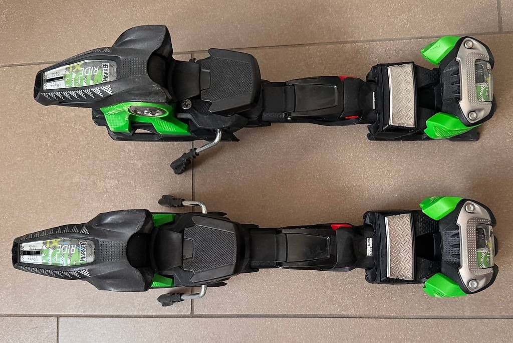 Attacchi: Paire de fixations ski Marker Ride 12 – Usato da Gingins venduto da uti_7wnv 2