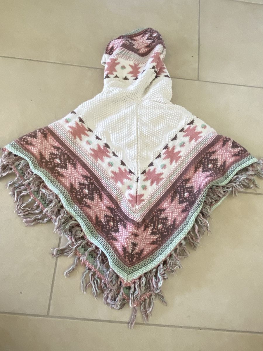 Giacche & Cappotti: Strickponco 128cm – Usato da Grasswil venduto da pp7830 2
