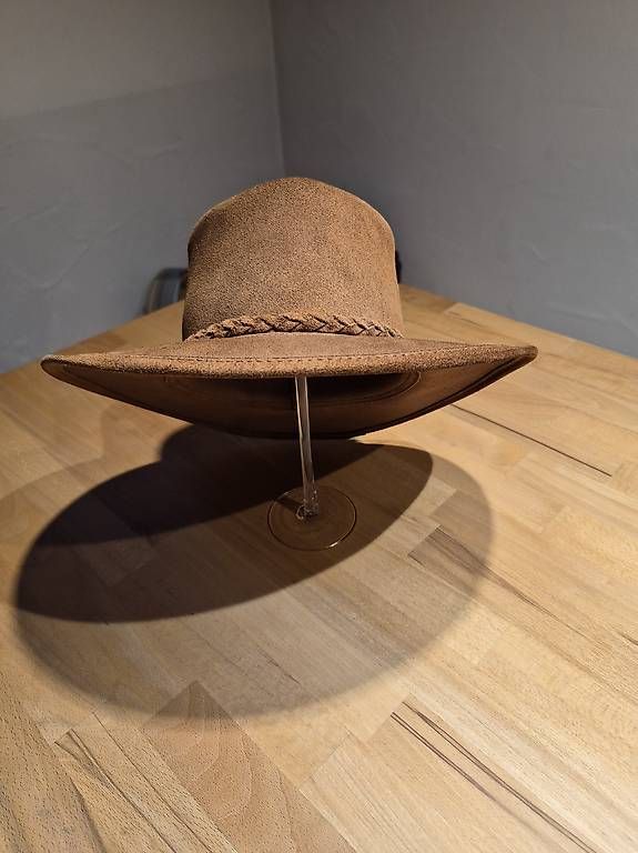 Chapeaux, bonnets & casquettes: Lederhut – D'occasion à Appenzell par mfi_w59s 1