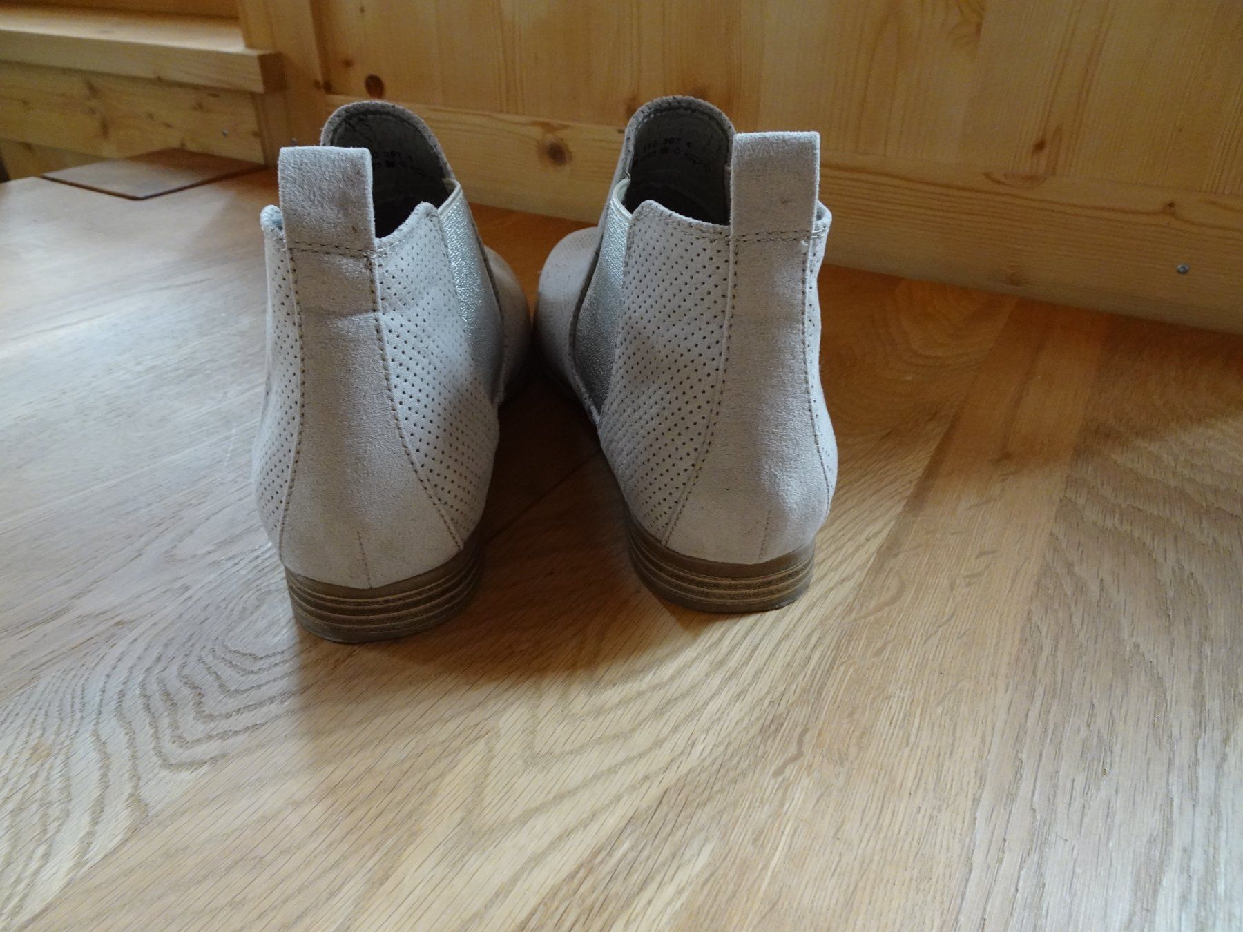 Graceland Scarpe da donna: Graceland Stiefelette beige - silber Gr. 36 - 260282 – Usato da Küssnacht am Rigi venduto da Schuhe-Secondhand 1
