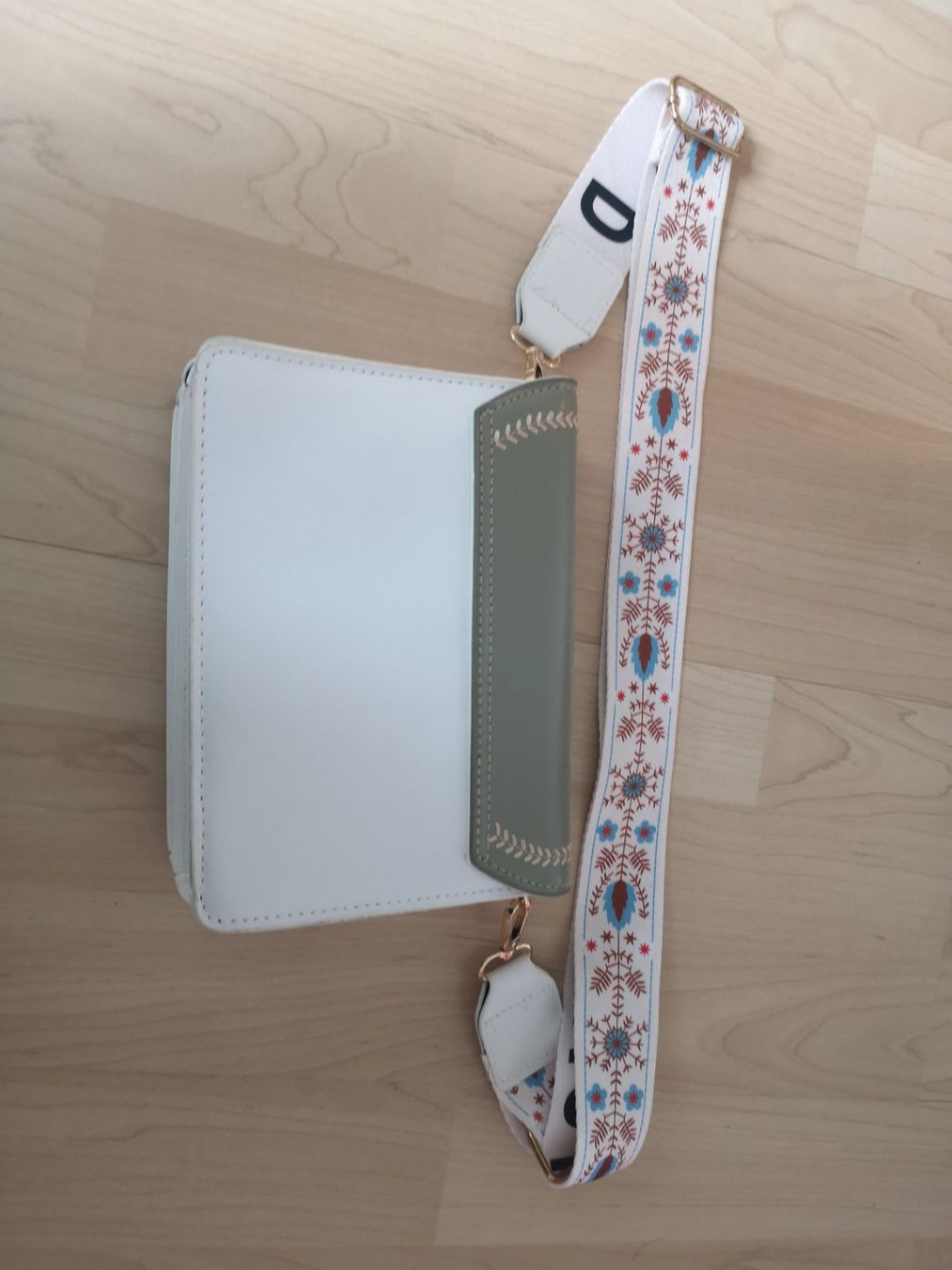 Sacs femmes: Schöne Handtasche – D'occasion à Büttikon AG par PAM120319 4