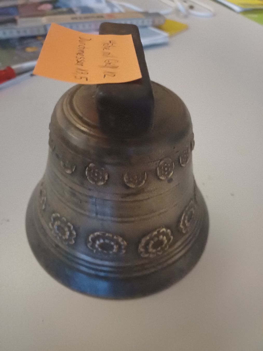 Campanacci mucche: Kuhglocke mit Griff Höhe 12 Durchmesser 13.5 cm – Usato da Zuckenriet venduto da Res. 3