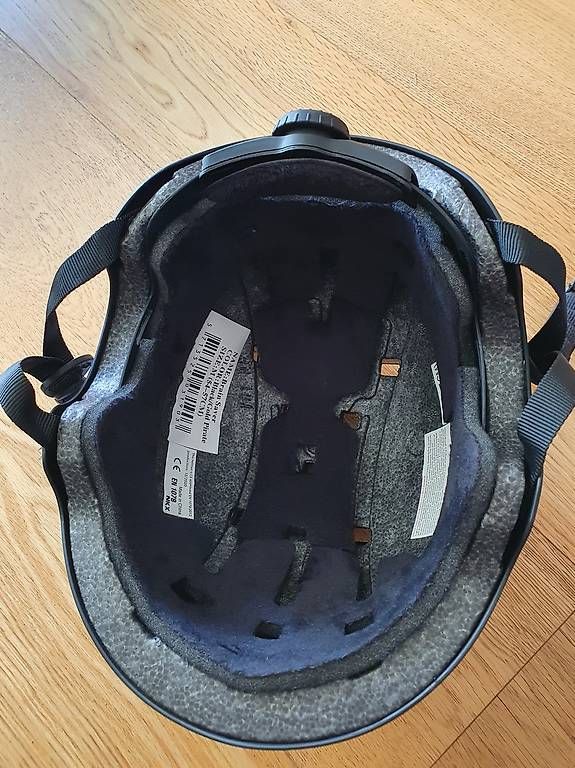 Casques: casco skateboard/monopattino NKX – D'occasion à Taverne par jaeggiar 1