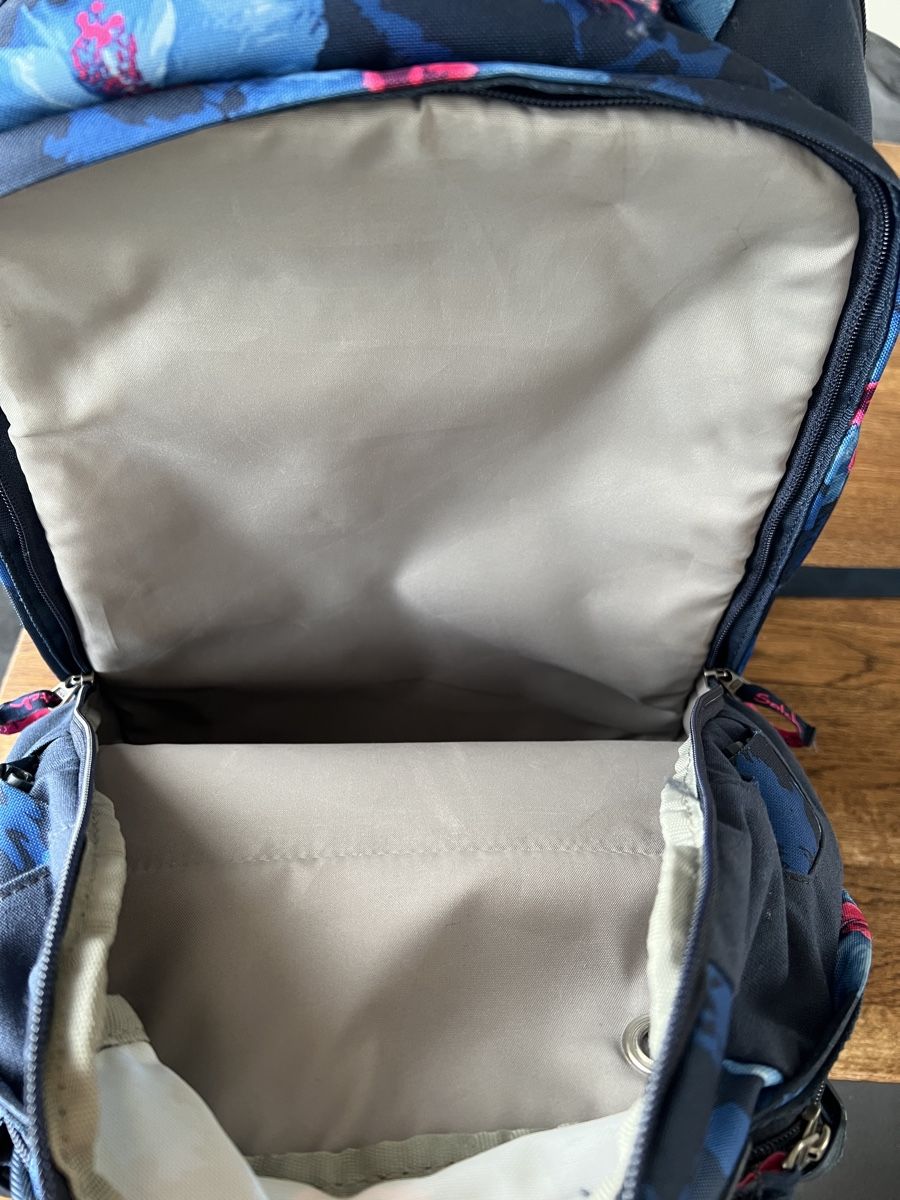 Borse & Zaini: Backpack floral print navy blue good condition – Usato da Zug venduto da poi_dgf5 4