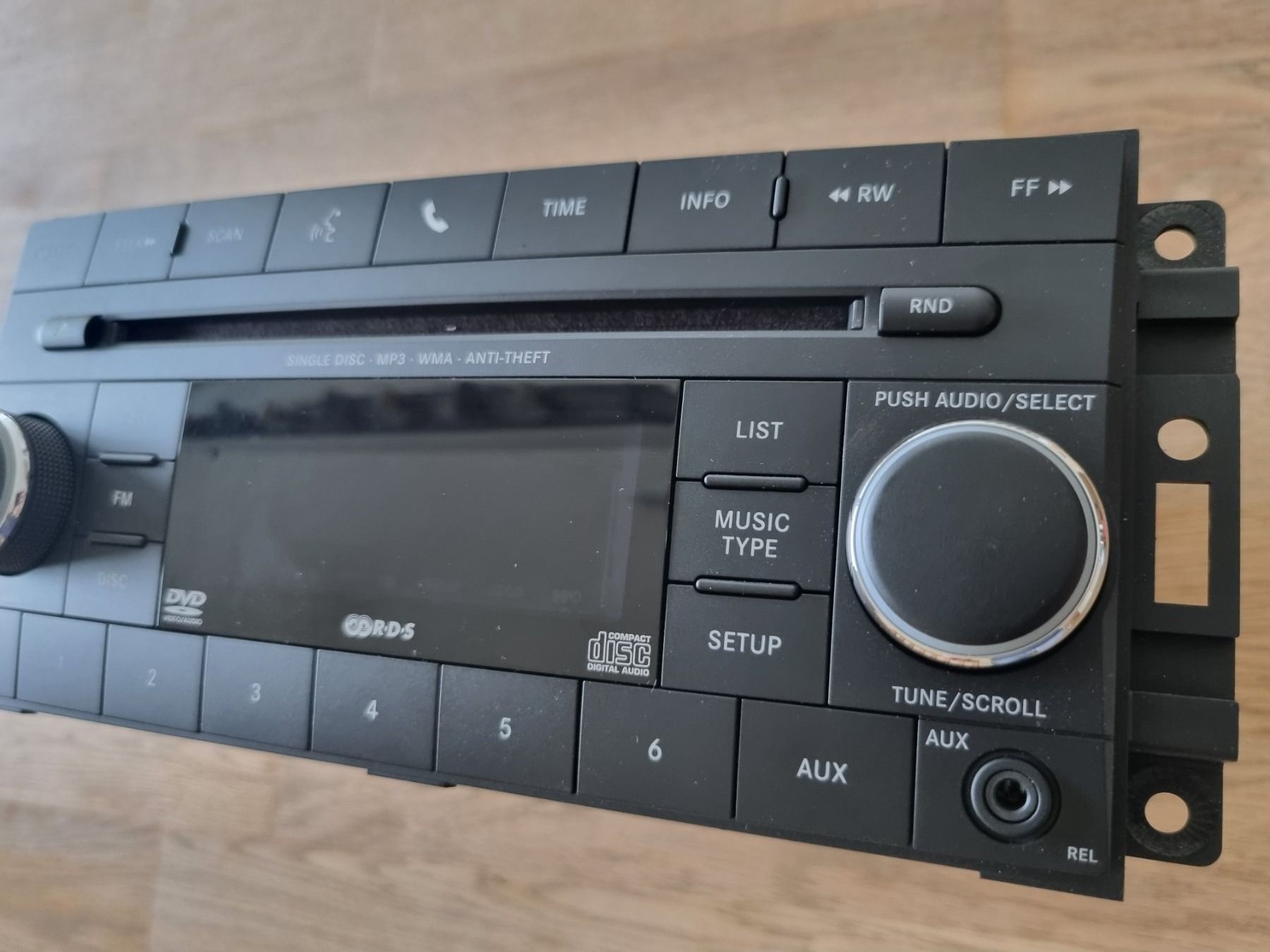 Radio: Chrysler Autoradio – Usato da Thun venduto da Topmat