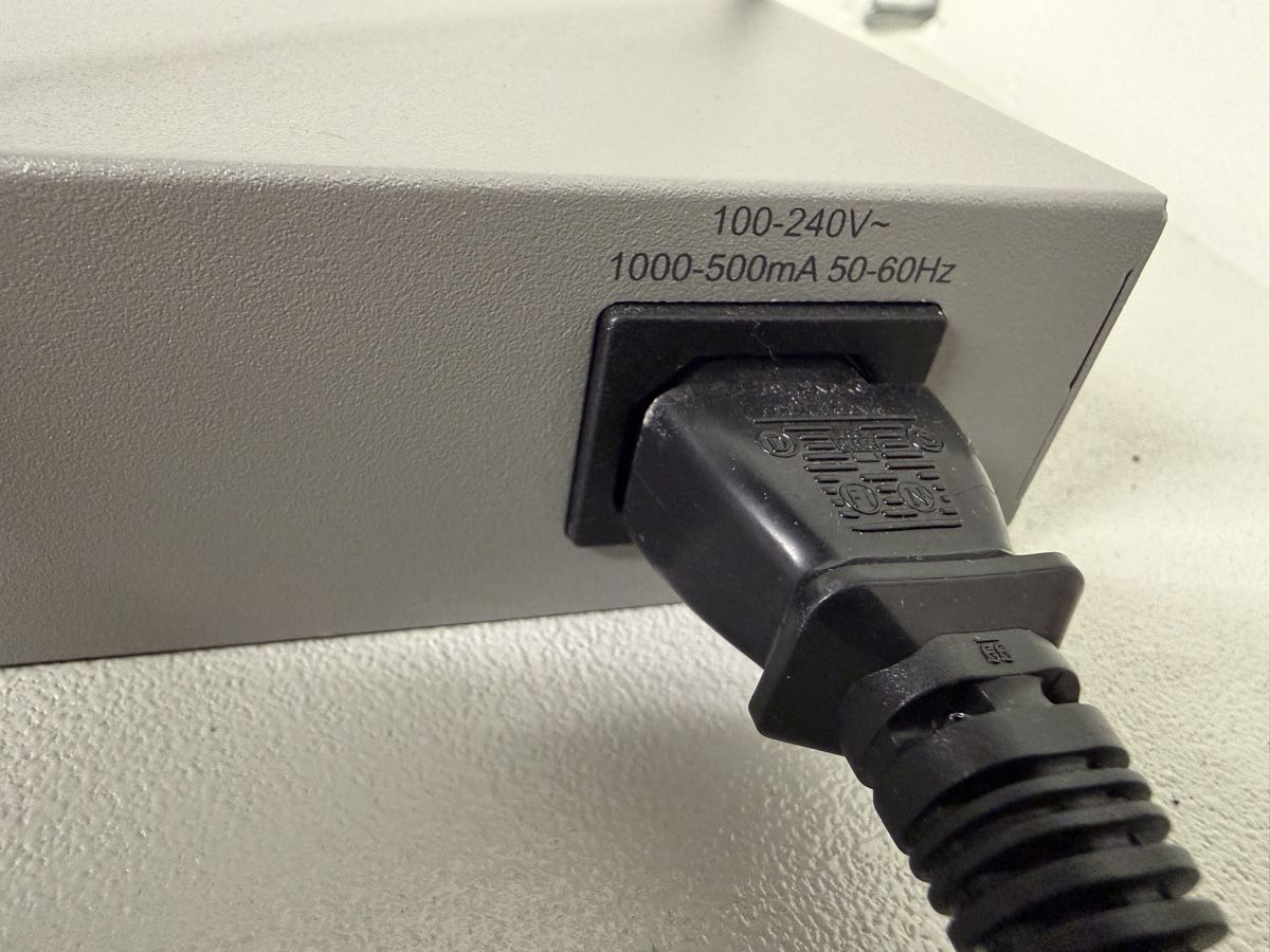 Cisco Hubs & Switches: Cisco Switch SG250-26 – D'occasion à Steffisburg par Tim_36 2