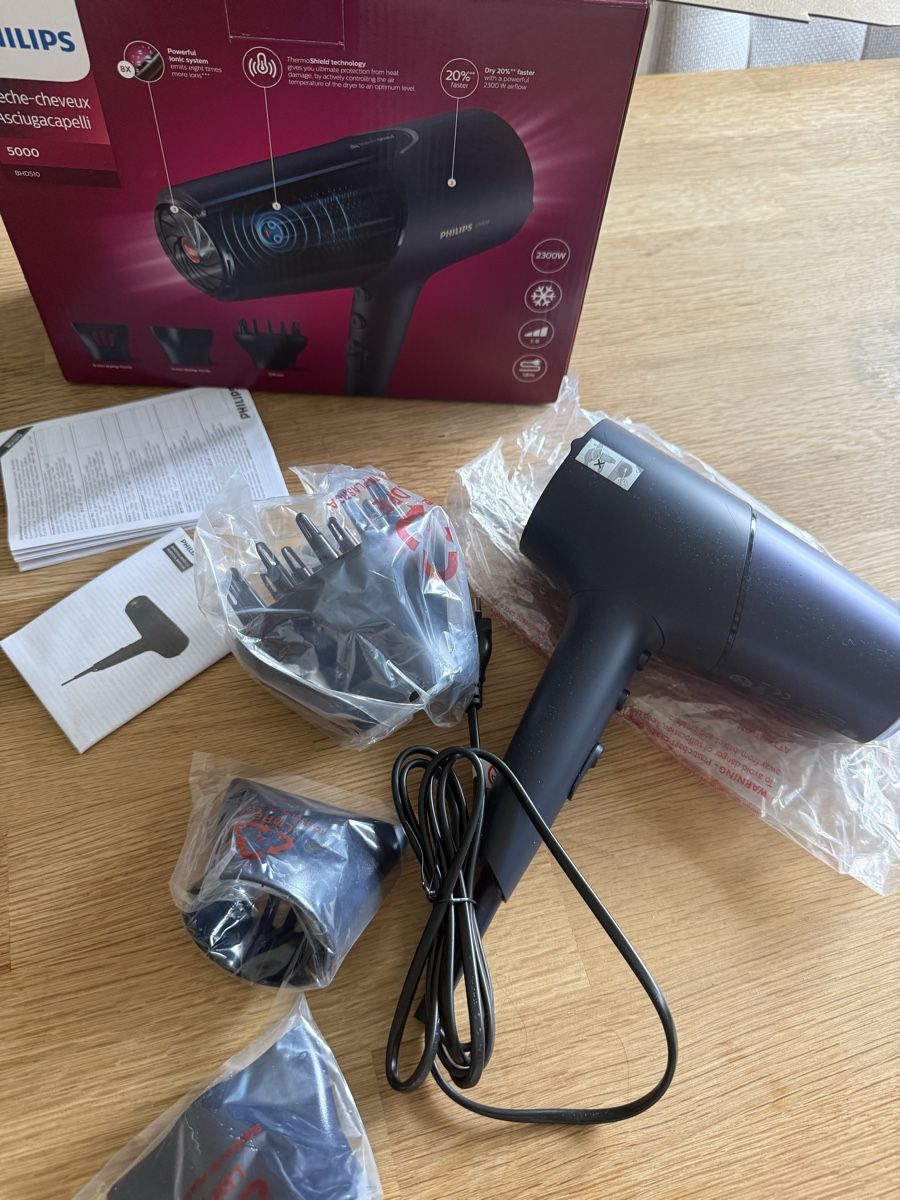 Philips Asciugacapelli: Asciugacapelli Philips 5000, mai usato – Nuovo e nell'imballaggio originale da Ponte Capriasca venduto da dan_7mqv
