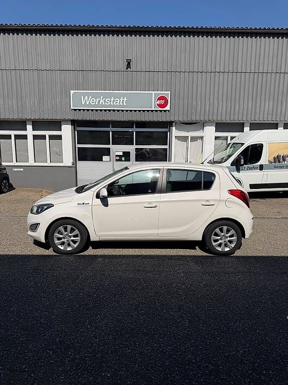 Hyundai Automobili: Hyundai i20 – Usato da Basel venduto da Cscro06 1