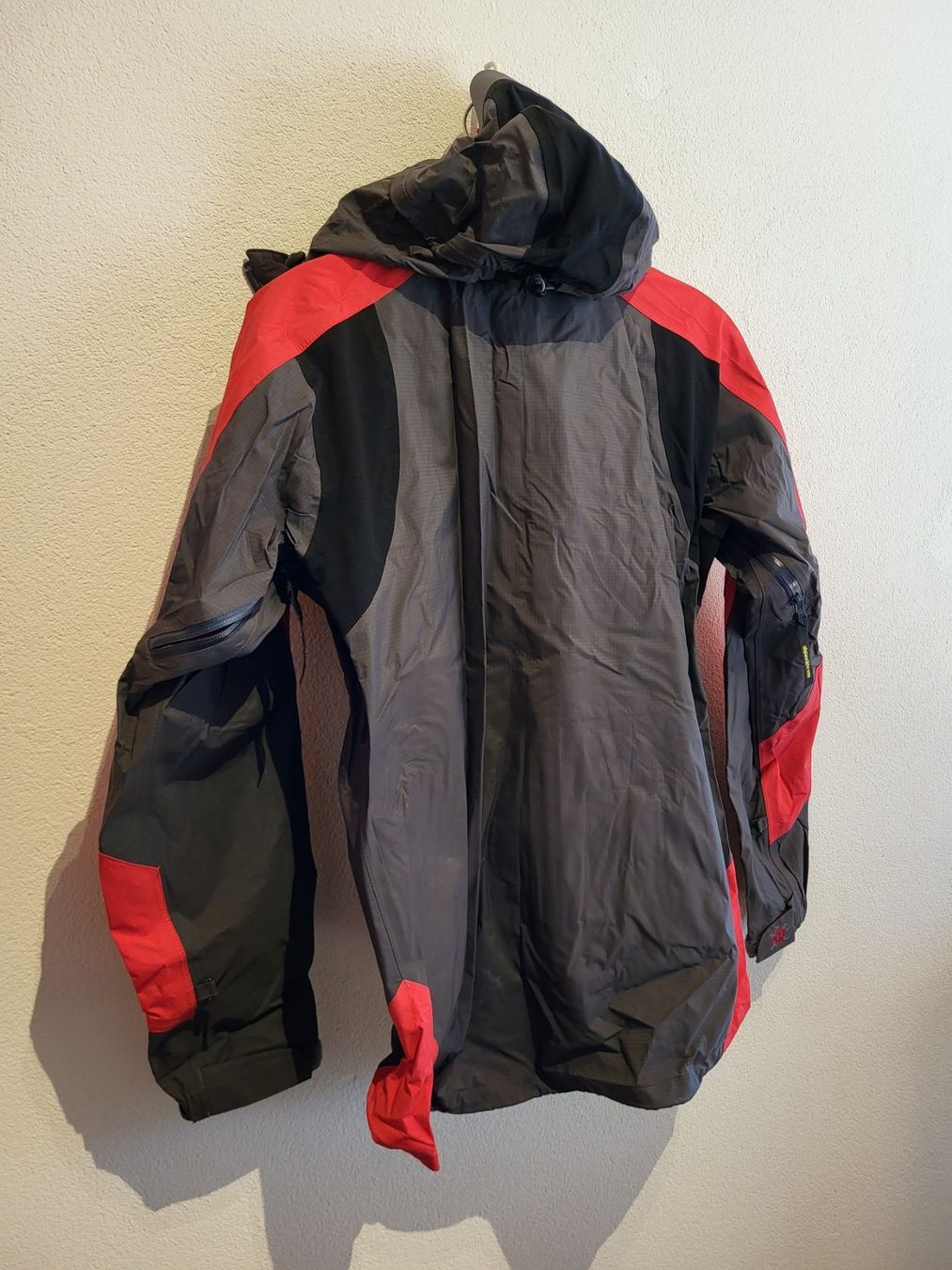 Salewa Giacche: SALEWA ALPINEXTREME- Hardshell Imperméable, M – Usato da Haute-Nendaz venduto da DetoutDerien 6