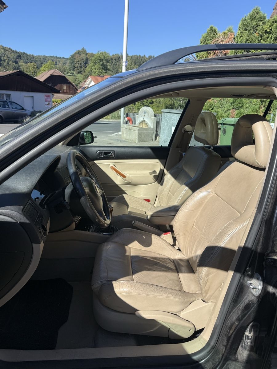 VW Automobili: VW Bora 2.3 V5 4Motion – Usato da Oberkulm venduto da Ja_hljz 5