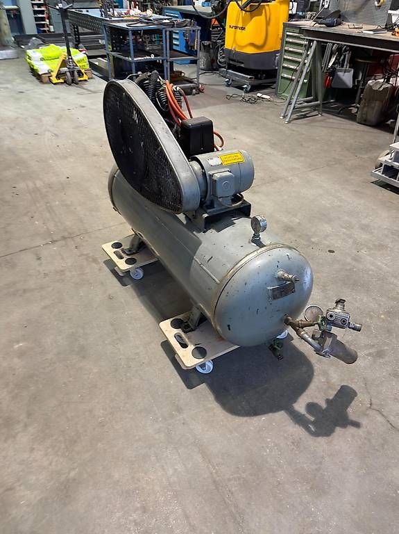 Kompressoren: Industrie kompressor – Gebraucht aus Neukirch (Egnach) von metall86 1