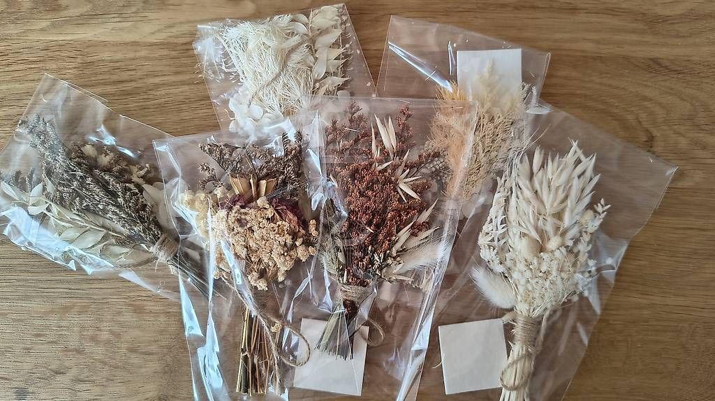 Tutte le decorazioni: Trockenblumen-Sträusse  Neu – Nuovo e nell'imballaggio originale da Hergiswil NW venduto da DME00 2