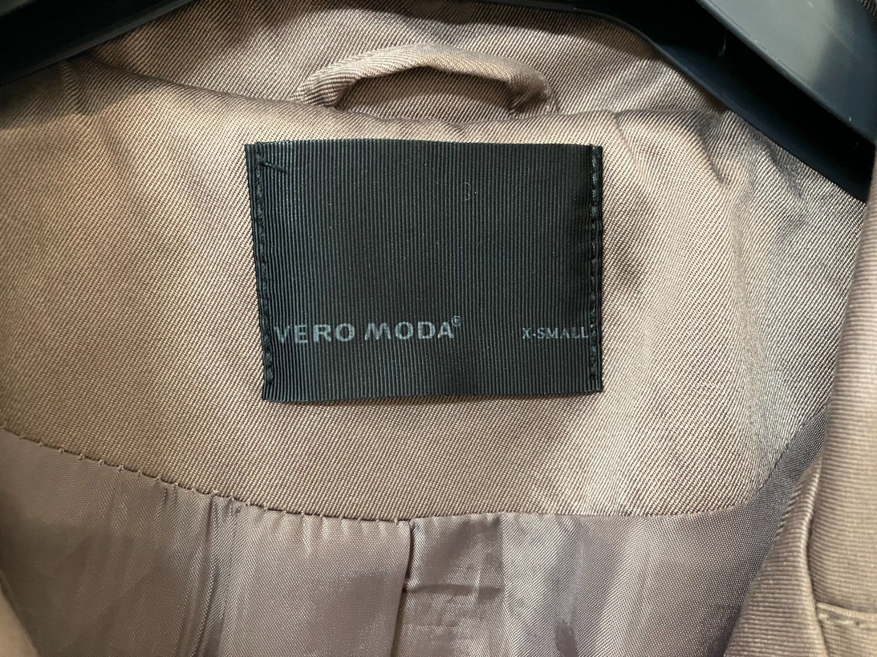 Vero Moda Manteaux: Trenchcoat, Grösse 34 Vero Moda – D'occasion à Spiez par JaS 2