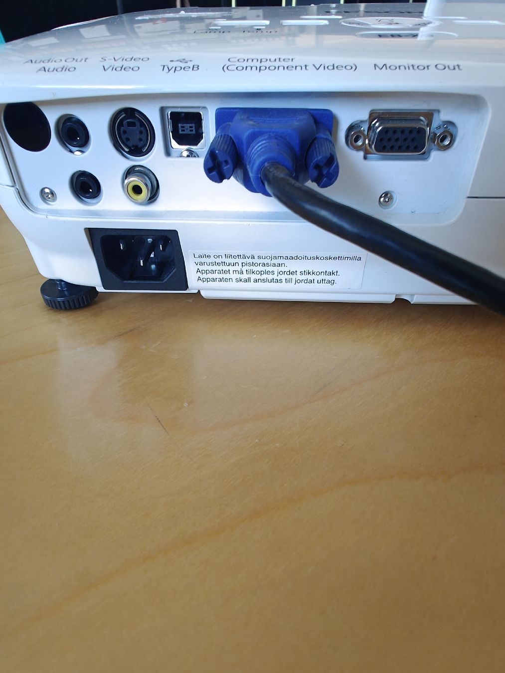 Epson Proiettori: Beamer Epson EB-X9 – Usato da Bern venduto da WE_ARE 1