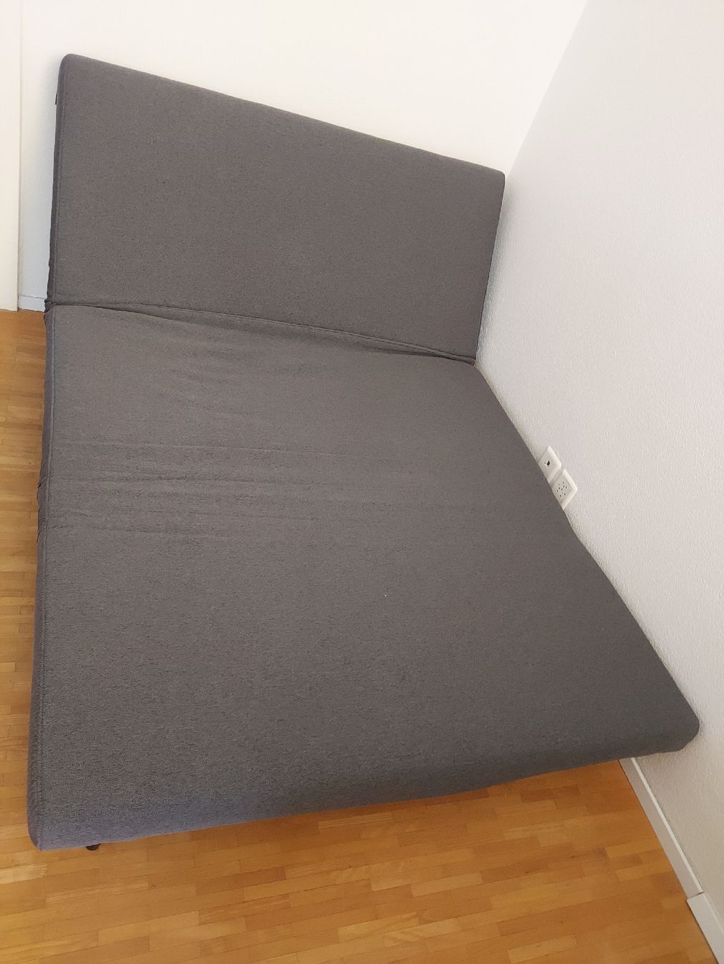 Divani: Graues Schlafsofa – Usato da Meisterschwanden venduto da phaus38 6