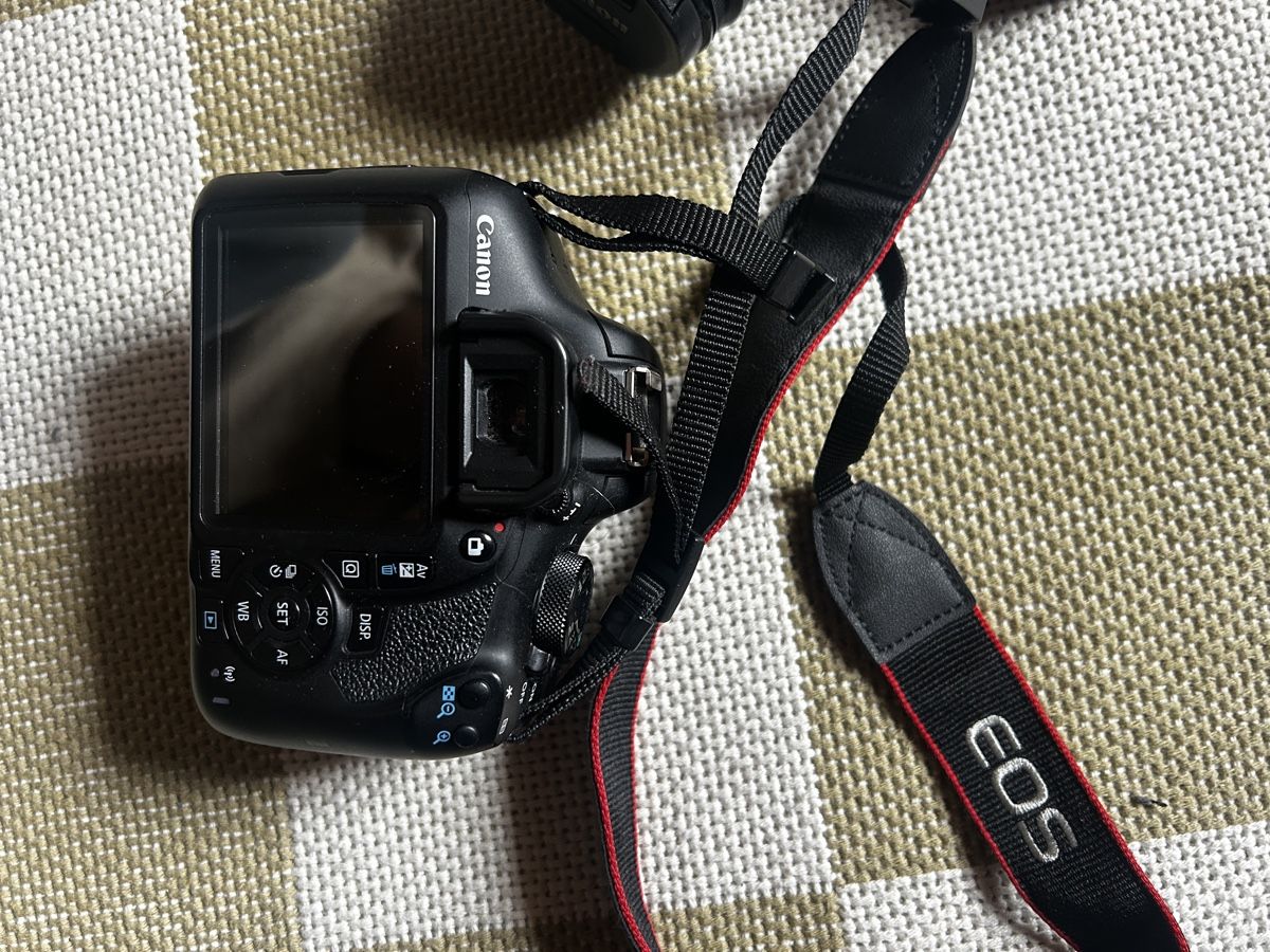 Canon Fotocamera: Canon EOS 1300D mit 2 Objektiven – Nuovo (secondo la descrizione) da Aarau venduto da jul_cmd8 1