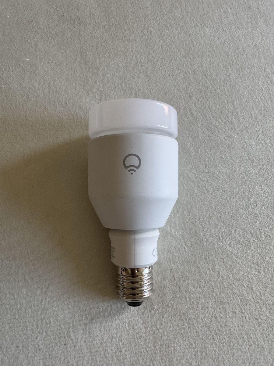 Lampade: Lifx smart bulb E27 – Usato da Bern venduto da CheetahPaw