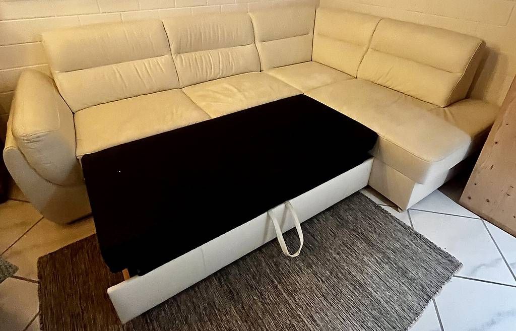 Divani: Ledersofa – Usato da Domat Ems venduto da Ppaolo1