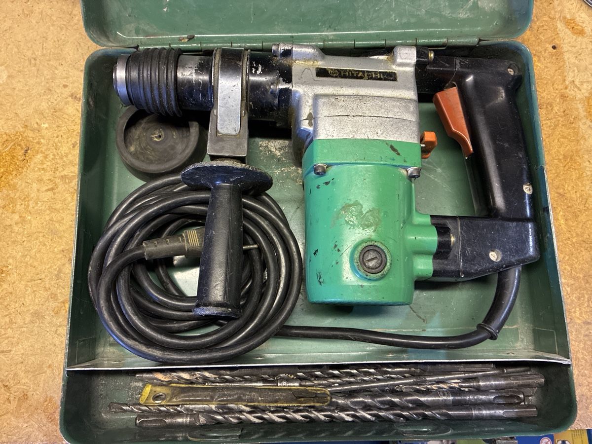 Hitachi Trapani: Schlag Bohrmaschine  – Usato da Weisslingen venduto da roe_tz6r