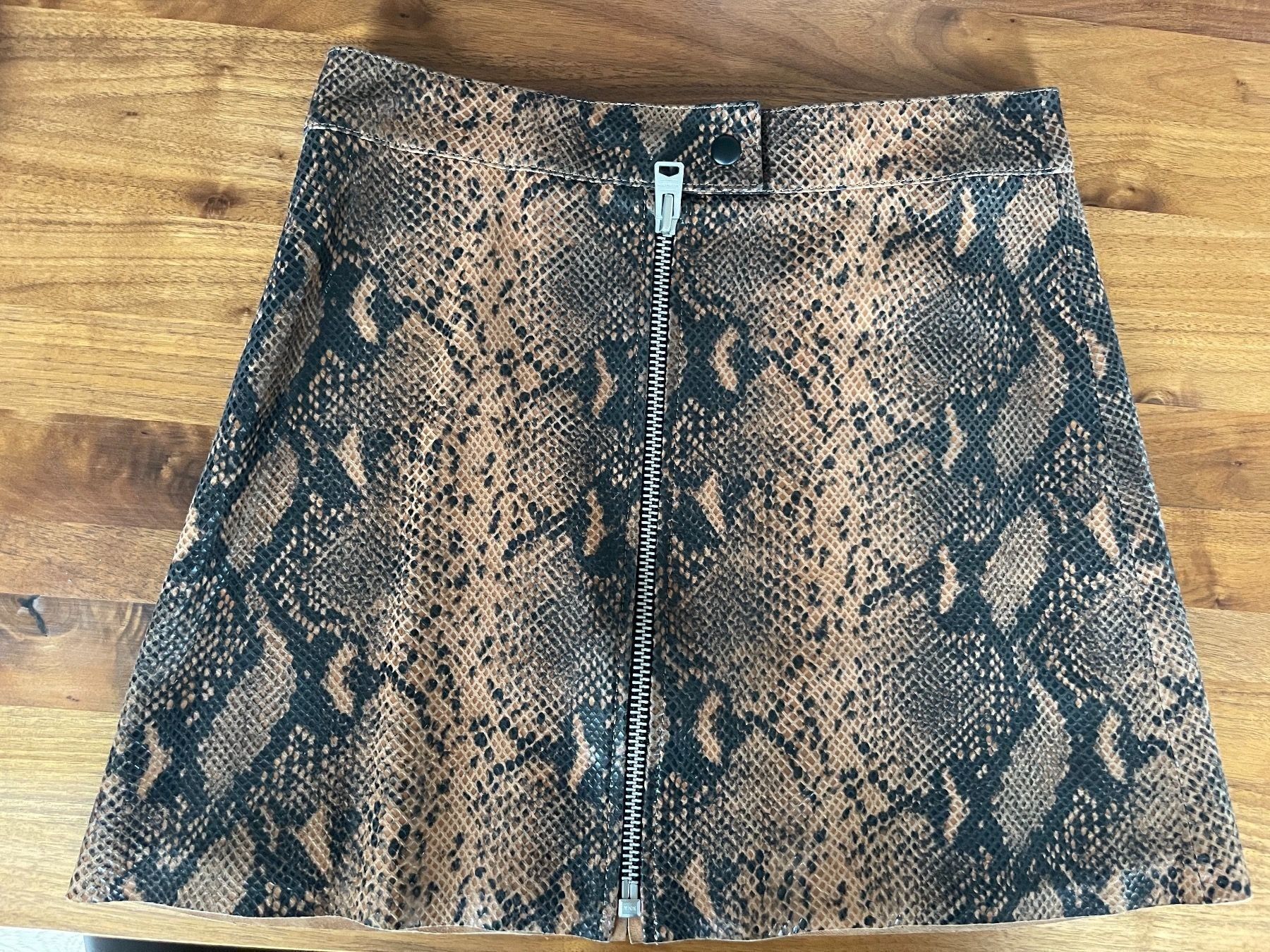 Allsaints Gonne: allSaints - Minirock aus Leder – Usato da Zollikon venduto da snowflake10- 1