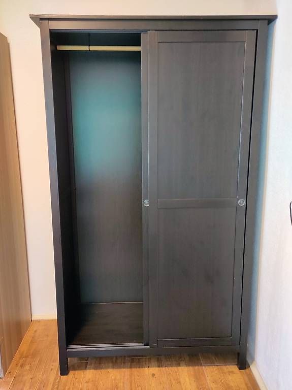 Ikea Armadi: Armoire penderie en bois massif – Usato da Les Evouettes venduto da bra_kl2x 1